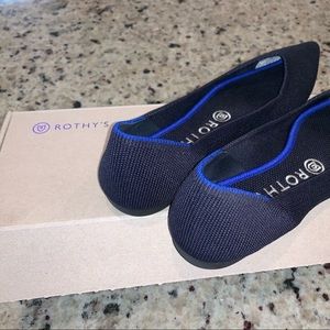Rothy’s the Point shoe in Navy Blue